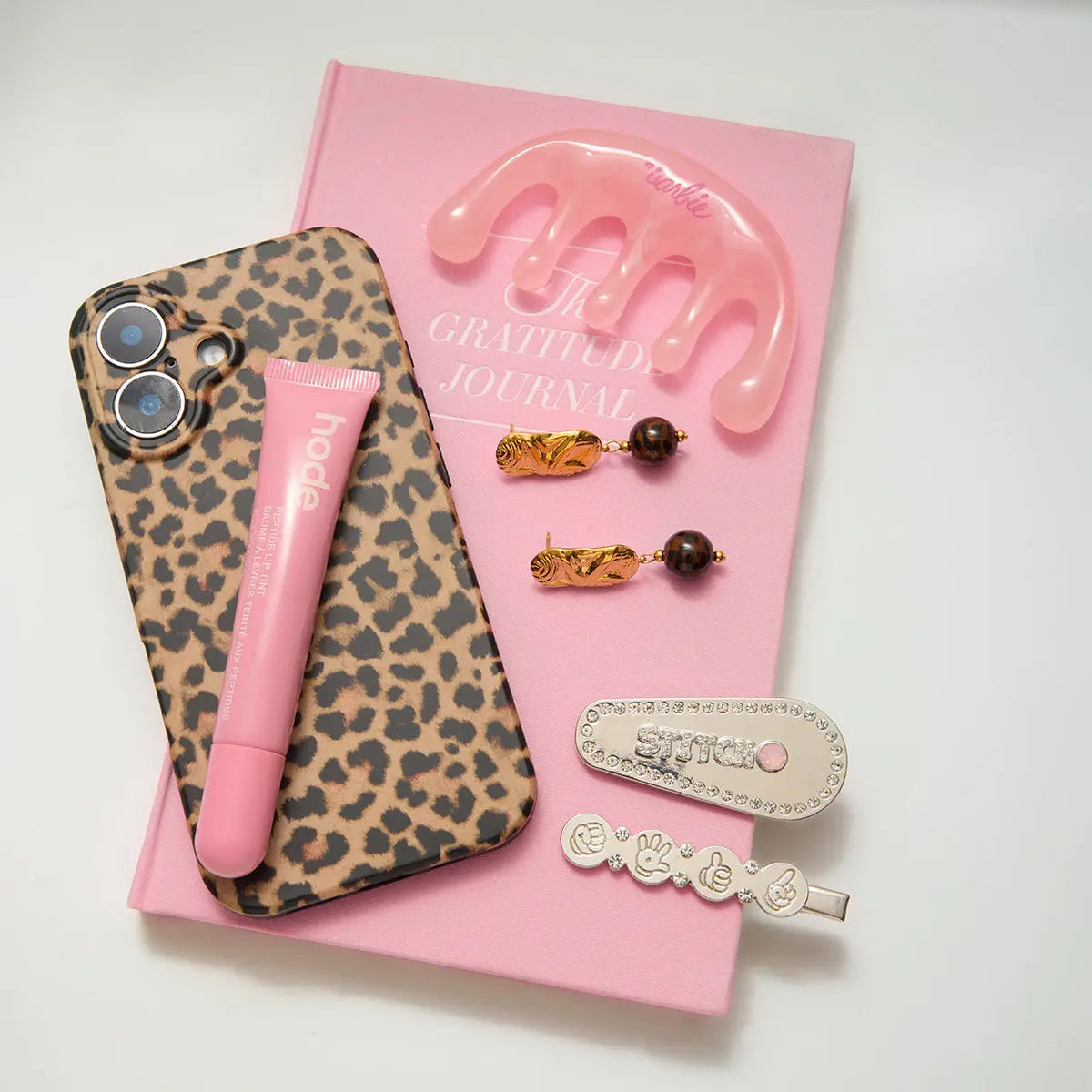 Retro Leopard-Print Resin Bead Pendant Earrings visax